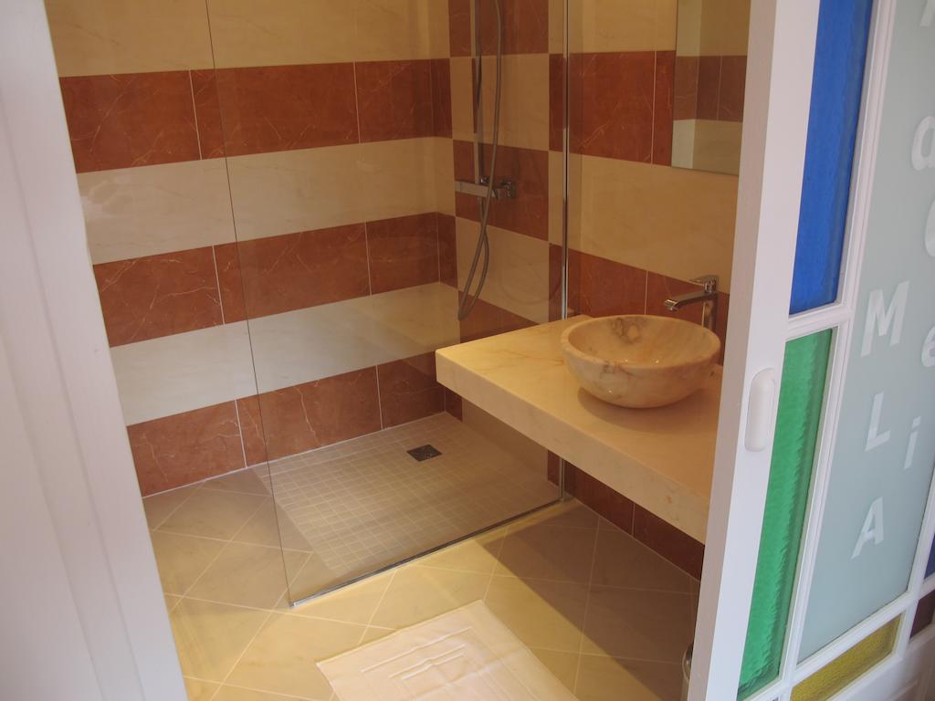 Au Domelia Provinois Cerneux Quarto foto