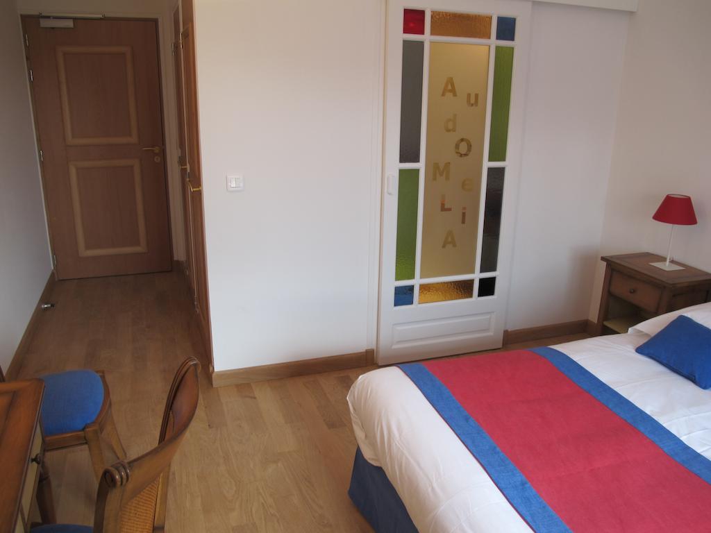 Au Domelia Provinois Cerneux Quarto foto